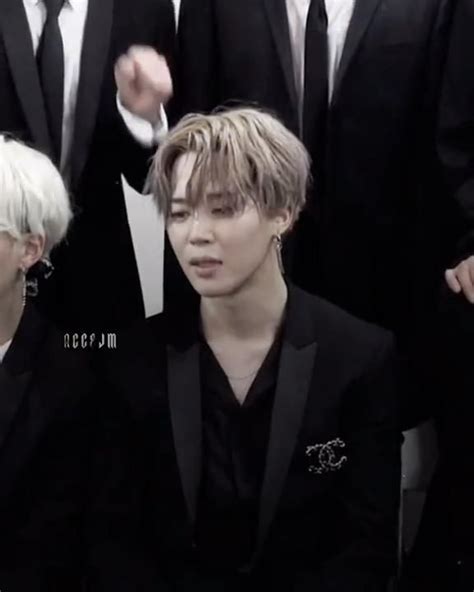 Pin by Aniks 𖤐 on jimin Video Jimin hot Bts young forever Aesthetic videos for edits love