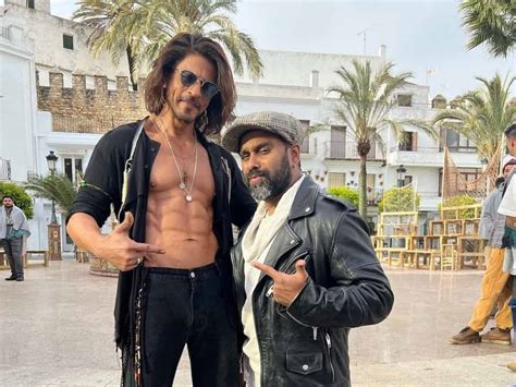 SRK Was Too Shy To Show His Abs Choreographer Bosco Martis