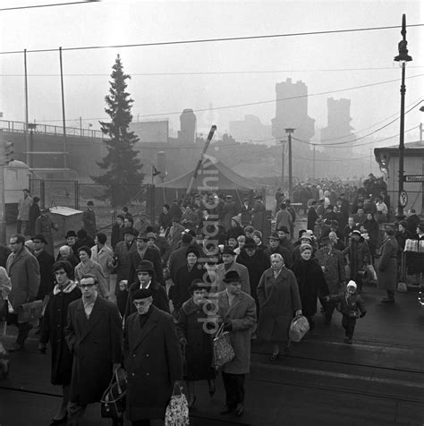 DDR Fotoarchiv Berlin Grenzübergang Oberbaumbrücke Berlin