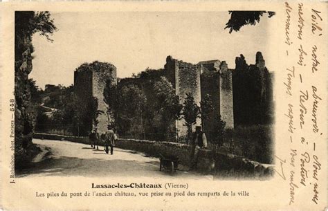 Lussac les Chateaux Les piles du pont de l ancien chateau à Lussac