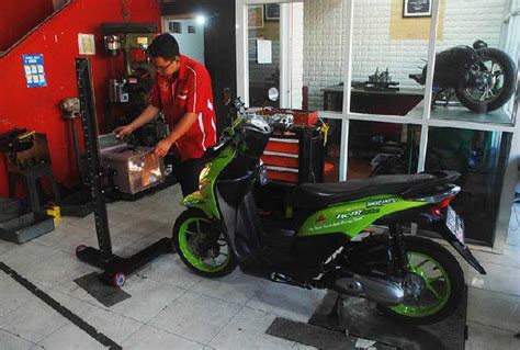 Mencari Cara Tambah Minat Konversi Sepeda Motor Listrik Ekonomi Dan