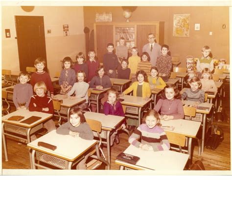 Photo De Classe CE 2 De 1975 Ecole Erckmann Chatrian Morsbach