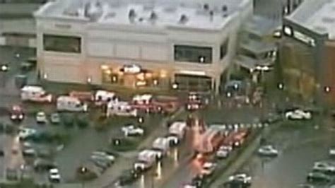 Oregon Mall Shooting At Clackamas Town Center 2 Dead In Shopping Mall