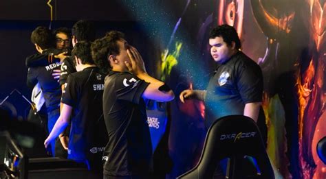 Intz Genesis Sofre Susto Mas Supera Opk E Consegue Uma Vaga No Cblol