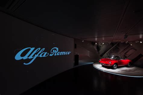 Μια νύχτα στο μουσείο της Alfa Romeo video