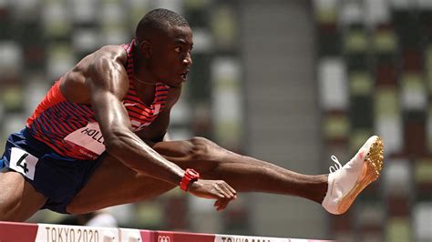 World champion Holloway reaches 110m hurdles final | NBC Olympics