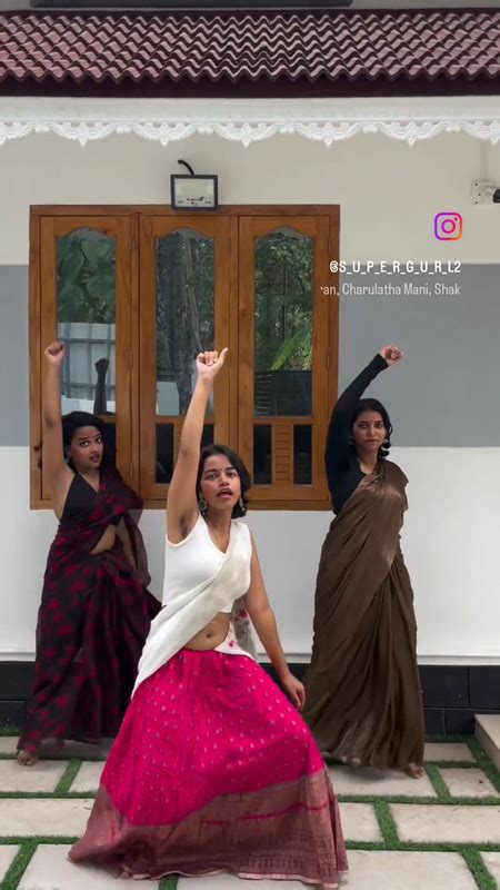 Malayali Girl Open Wide Navel And Tummy In White Saree While Dancing