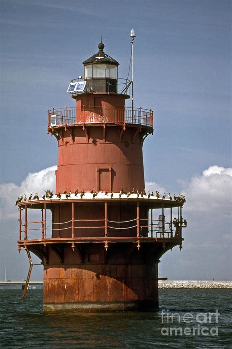 Middle Ground Lighthouse Photograph By Skip Willits Fine Art America