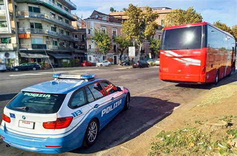 Catania Guida In Corsia D Emergenza Ritirate Tredici Patenti