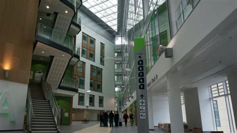 Bristol's £430m Southmead Hospital completed - BBC News