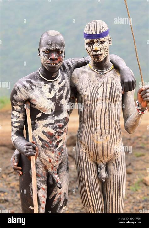 Mursi Men Fotografías E Imágenes De Alta Resolución Alamy