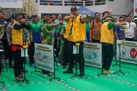 Lestarikan Olahraga Tradisional Menpora Dito Buka Kejuaraan Ketapel