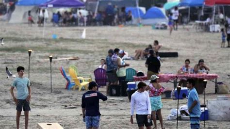 Abarrotan Los Parques Y Playas En Fin De Semana