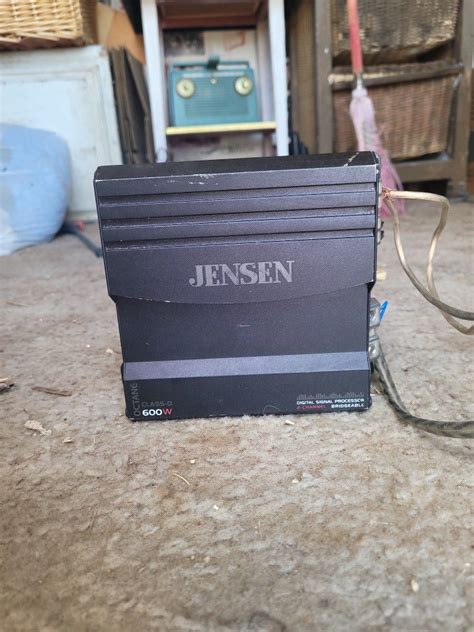 Jensen 600 Watt Class D 2 Channel With Bluetooth App XDA92RB For