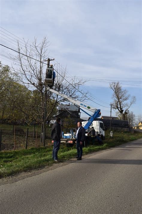 Primarul Tomiță Onisii 1200 lămpi cu consum redus de energie montate