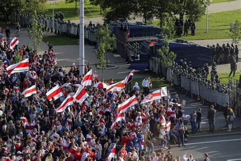 Embattled Belarus Leader Beset by More Protests Before Putin Summit ...