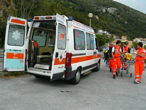 Albisola Donna Investita Sulla Via Aurelia Trasporto D Urgenza In