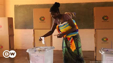 Zimbabwe President Emmerson Mnangagwa Wins Re Election Dw