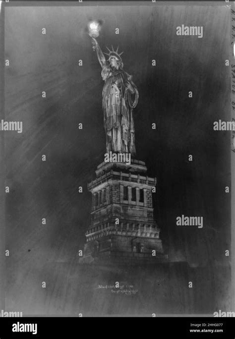 Statue of Liberty at night Stock Photo - Alamy