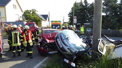 Kreuzungscrash In Dänkritz Zwei Schwerverletzte Radio Zwickau