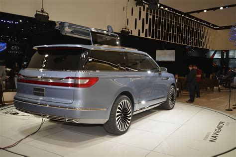 Lincoln Navigator Concept Brings Future ‘Bling’ To NY | Carscoops