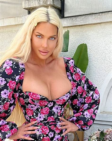 Galerija slika Jelena Karleuša napustila Srbiju nakon vijesti o