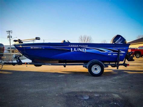 Custom Boat Wraps in Rochester MN