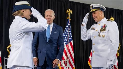 Adm Linda Fagan Sworn In As First Female U S Coast Guard Commandant