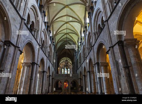 Chichester cathedral interior hi-res stock photography and images - Alamy