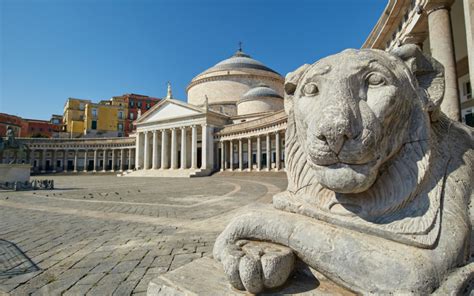 Piazza Del Plebiscito Di Napoli Cosa Vedere Italia It