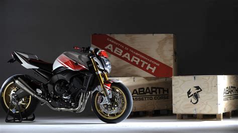 Yamaha Fz1 Abarth Assetto Corse Foto Ufficiali