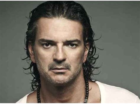 Ricardo Arjona Lanz Su Primer Videoclip Animado