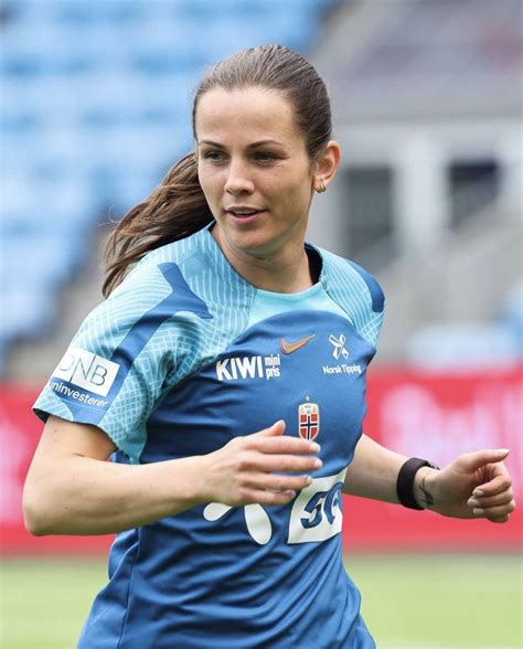 8 Hot Sexy Tuva Hansen Bikini Pics