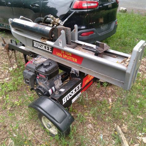 Huskee Ton Log Splitter With Briggs And Stratton Engine Off