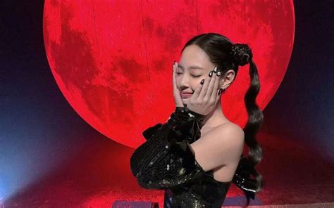 BLACKPINK S Jennie Performs A New Version Of Her Single You Me