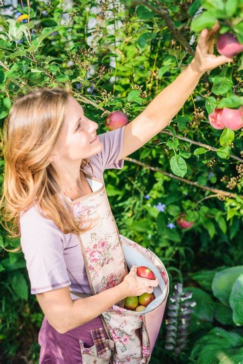 Gardengirl Apron Collecting Classic Gardening Outfit Classic