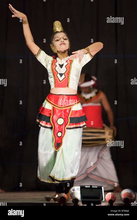 Traditional #Kandyan Roosiru Dancing Costumes Facebook, 57% OFF