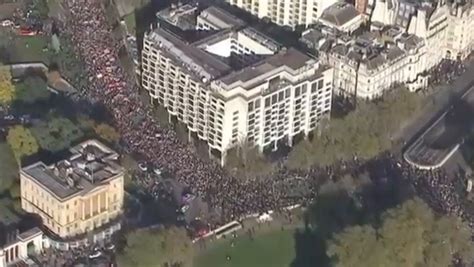 Hundreds Of Thousands March In London To Call For Ceasefire In Israel