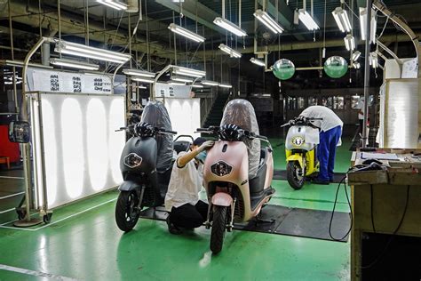 台鈴電動機車ereadyfun量產下線、工廠生產線直擊大公開！ Yahoo奇摩汽車機車