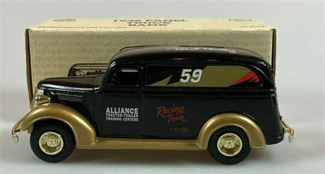 Ertl Diecast 125 Scale 1938 Panel Truck Bank Alliance Racing B026