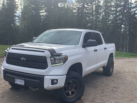 2020 Toyota Tundra With 18x9 1 Fuel Shok And 275 70r18 Nitto Terra Grappler G2 And Leveling Kit