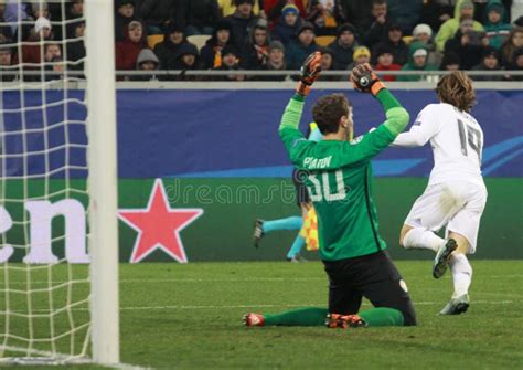 Luka Modric celebrate goal editorial photography. Image of modric ...