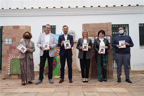 El Colegio Zenobia Present Su Libro Arquitextos Como Colof N A Sus