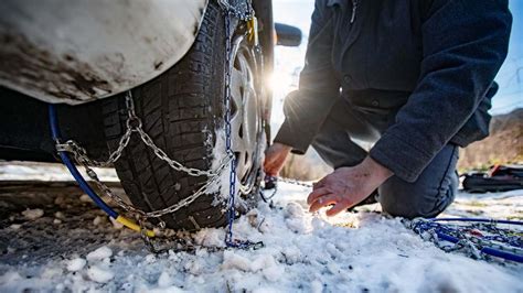 How To Put Chains On Tires Howstuffworks