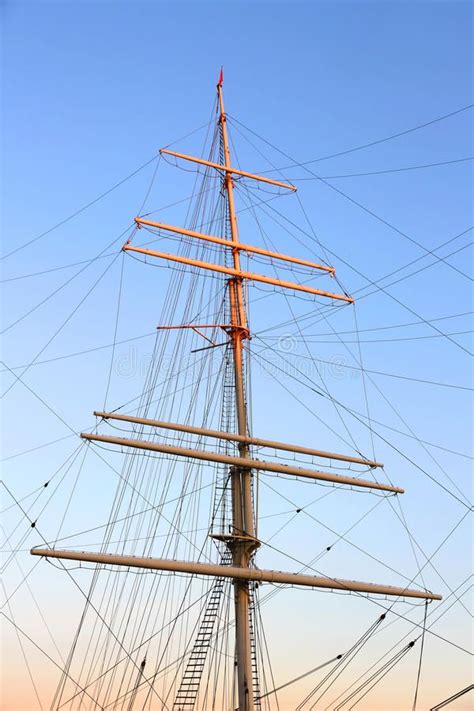 Ship Mast. A Ships mast in front of a clear, darkening sky , #Ad, # ...