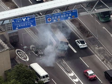 呈祥道九巴撞壆傾側｜九巴車長涉危險駕駛被捕 消防稱巴士有翻側危機須鞏固車身方能救人 新冠疫情專頁