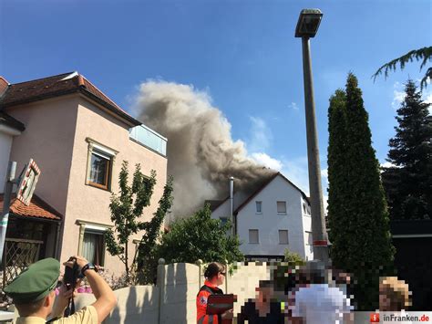 Bilder Von Hoher Sachschaden Bei Dachstuhlbrand In Cadolzburg