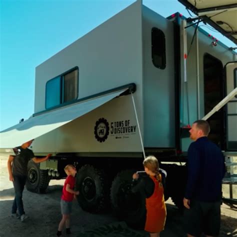 Family of five lives in 6×6 truck conversion and shows how they make it ...