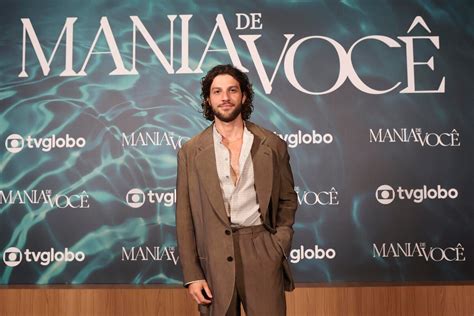 Chay Suede Revela Ser Viciado Em Perfume Veja Curiosidades Do Ator