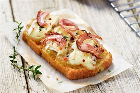 Tartines au fromage nos recettes gratinées pour un dîner léger